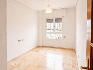 Piso en alquiler en Los Remedios en Sevilla