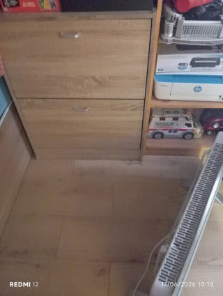 Zapatero de madera