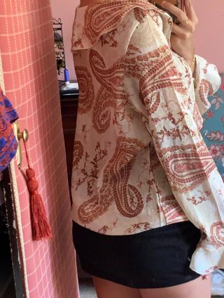 Blusa estampada vintage talla M, aunque ponga xl