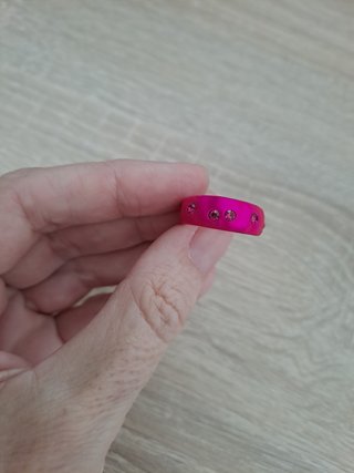 Anillo fucsia con brillantitos T.10