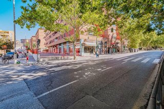 Local comercial en venta en Pajaritos - Plaza de Toros en Granada