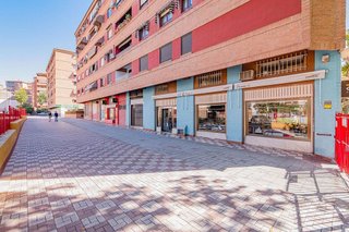 Local comercial en venta en Pajaritos - Plaza de Toros en Granada