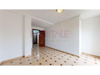 Piso en venta en L´Amistat en Valencia