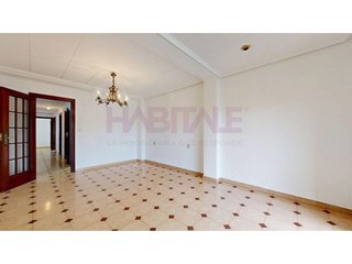 Piso en venta en L´Amistat en Valencia