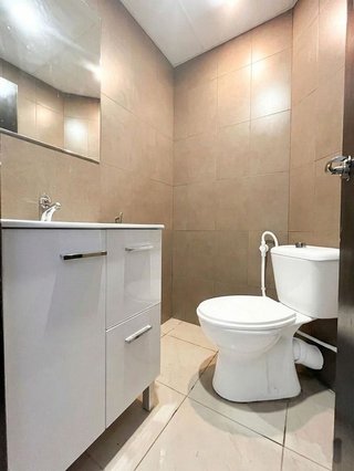 Local comercial en venta en Can Clota en Esplugues de Llobregat