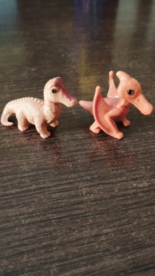 2 Dinosaurios Huevo Kinder