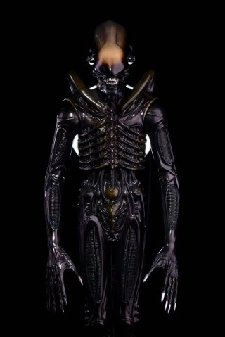 alien big chap statue