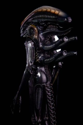 alien big chap statue