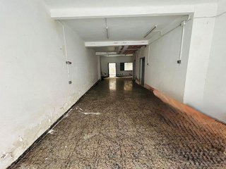 Local comercial en venta en Pubilla Cases en Hospitalet de Llobregat, L´
