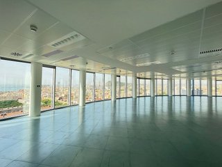 Oficina en alquiler en La Barceloneta en Barcelona