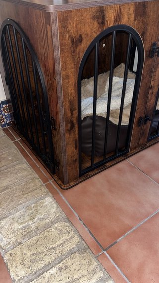 Casa para perro/mueble marrón y negro