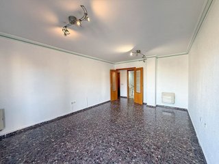 Piso en venta en La Creu del Grau en Valencia