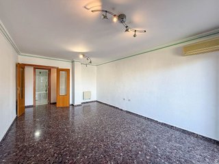 Piso en venta en La Creu del Grau en Valencia