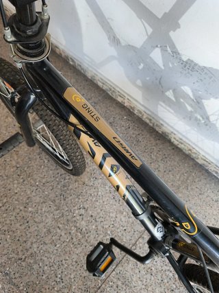 Bicicleta BMX Negra