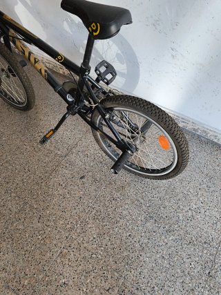 Bicicleta BMX Negra