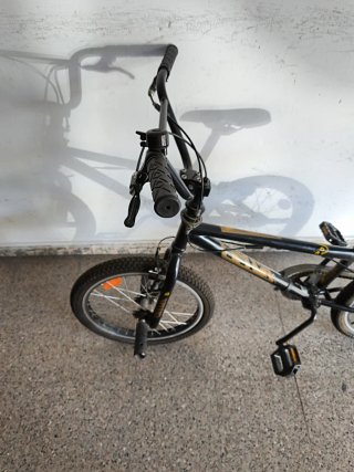 Bicicleta BMX Negra