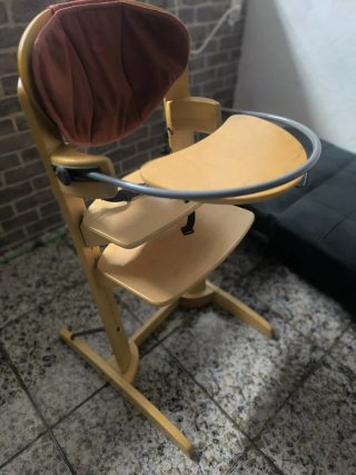 Trona de madera para bebé