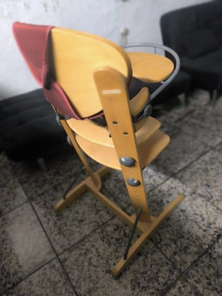 Trona de madera para bebé