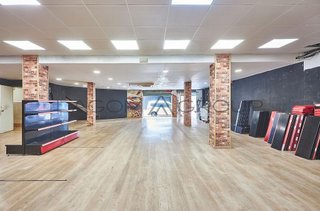 Local comercial en venta en Els Canyars en Castelldefels
