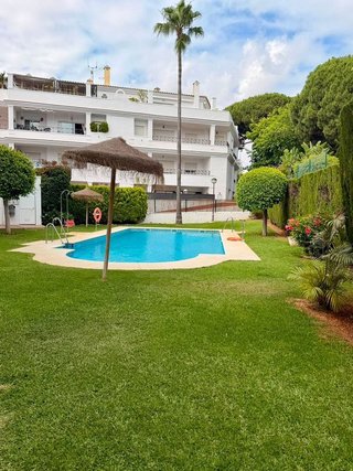 Piso en alquiler en Elviria en Marbella