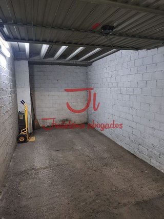 Garaje en venta en Lena