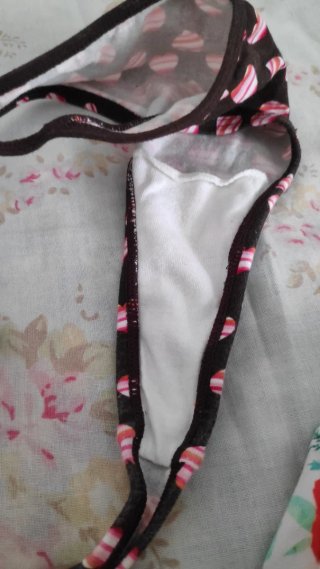 Tanga de lencería estampado de H&M.