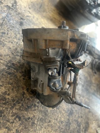 Caja de cambios coche Renault kangoo 5 velocidades
