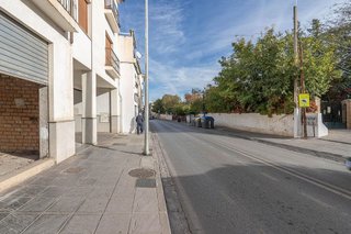 Local comercial en venta en Zubia (La)