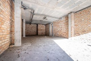 Local comercial en venta en Zubia (La)