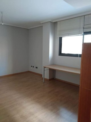 Piso en alquiler en Puerta Blanca en Málaga