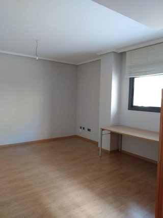 Piso en alquiler en Puerta Blanca en Málaga