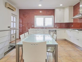 Casa en alquiler en Vistahermosa en Alicante