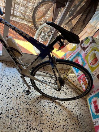 Bicicleta LOOK azul y blanca