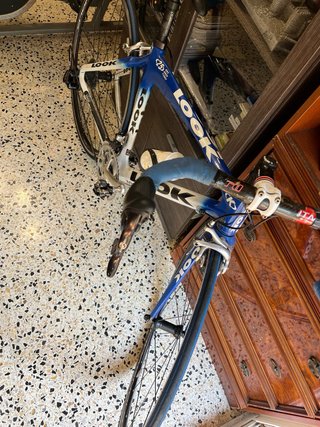 Bicicleta LOOK azul y blanca