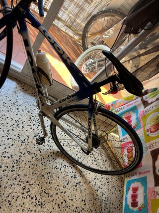 Bicicleta LOOK azul y blanca