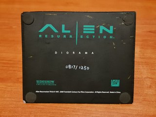 alien warrior sideshow statue