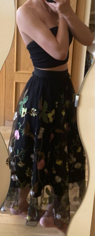 Falda larga H&M bordada flores