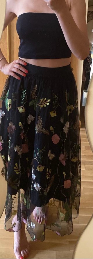 Falda larga H&M bordada flores