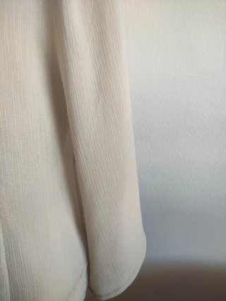 Blusa sobrecamisa beige