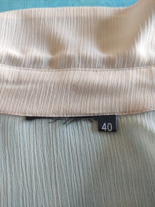Blusa sobrecamisa beige