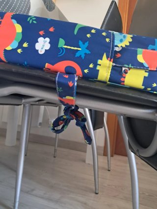 Asiento elevador para niños con dinosaurios