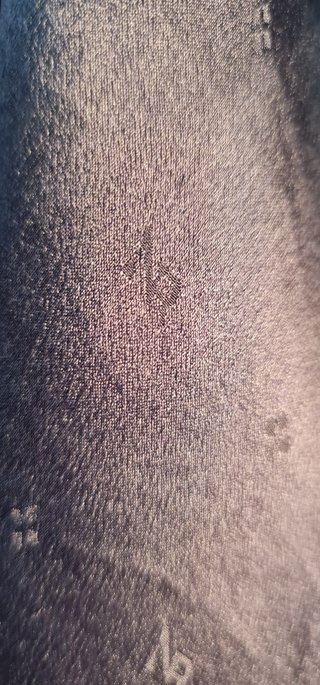 Pañuelo de seda Nina Ricci negro y rojo