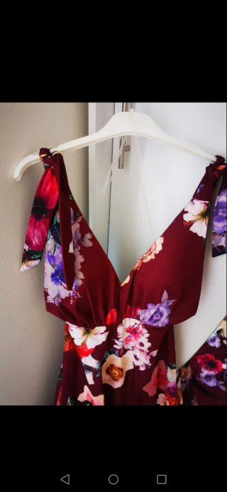 Vestido de ceremonia granate floral