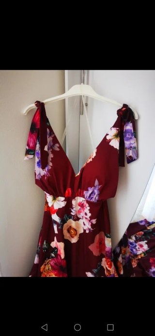 Vestido de ceremonia granate floral