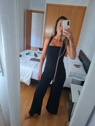 Mono negro elegante