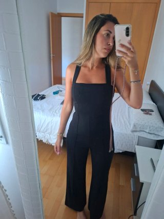 Mono negro elegante