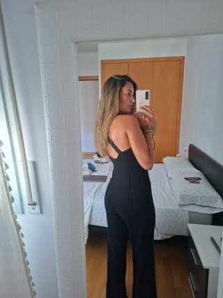 Mono negro elegante