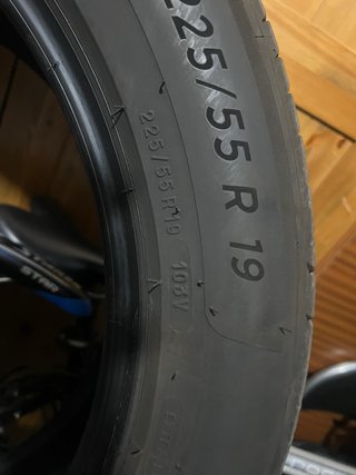 4 Neumáticos Michelin 225/55 R19    75€  por rueda
