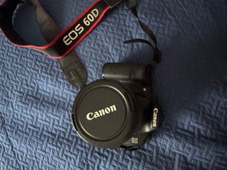 Canon EOS 60D + Lente 18-135mm + Mochila