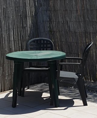 Conjunto mesa y 6 sillas resina, jardín ,terraza.
